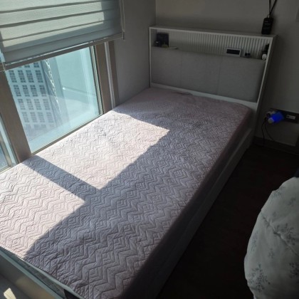 삼익가구 LED 조명 침대프레임 (매트리스는 원하면 드려요)