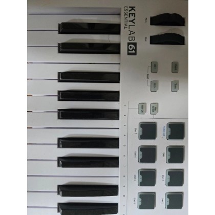 Arturia Keylab Essential 61 아투리아 키랩 에센셜 61키 미디 마스터키보드 급처