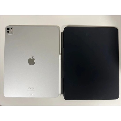 아이패드 프로 13 M4 256GB Wi-Fi + 매직키보드 + 애플펜슬 프로
